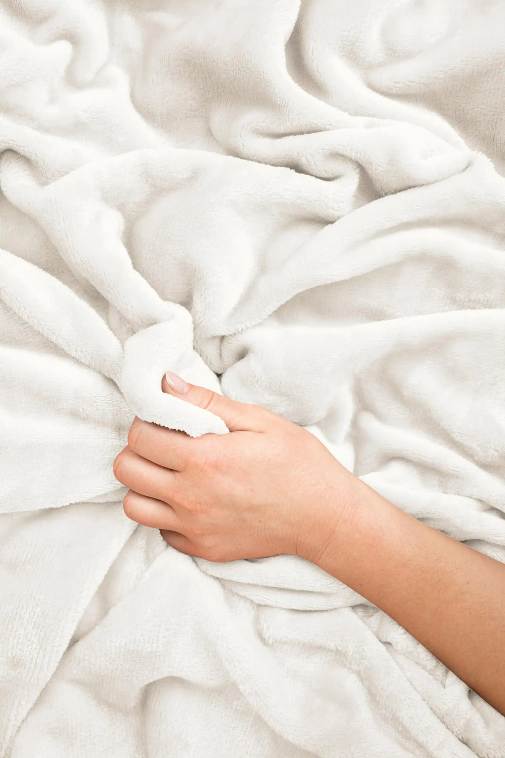 EverSnug Travel Blanket and Pillow (Off-White)